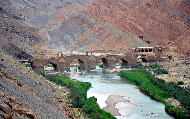 وکیل کازرون